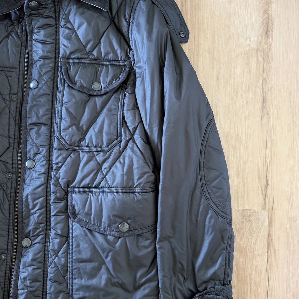 Burberry Black Puffer Jacket Quilted Insulation - Picture 2 of 6